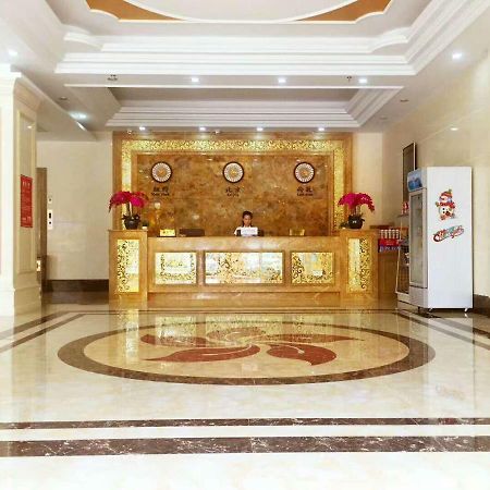 Longhui Business Hotel Huizhou  Exterior photo