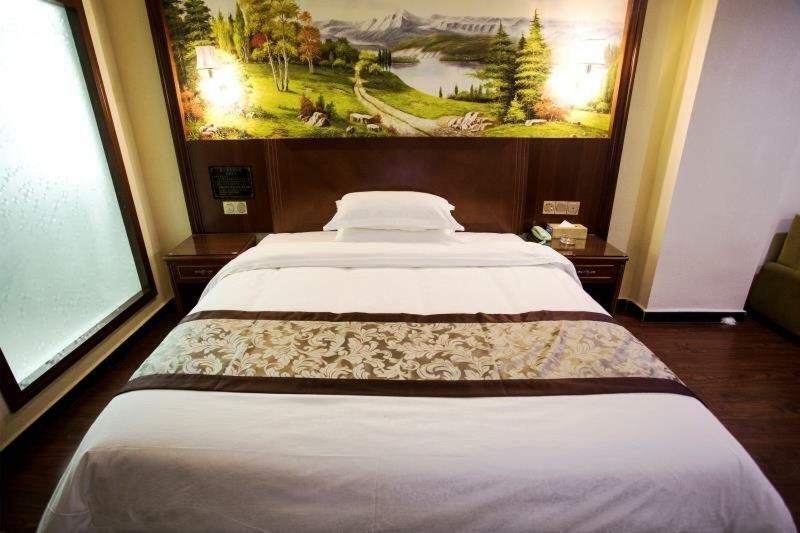 Longhui Business Hotel Huizhou  Exterior photo