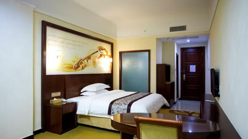 Longhui Business Hotel Huizhou  Exterior photo