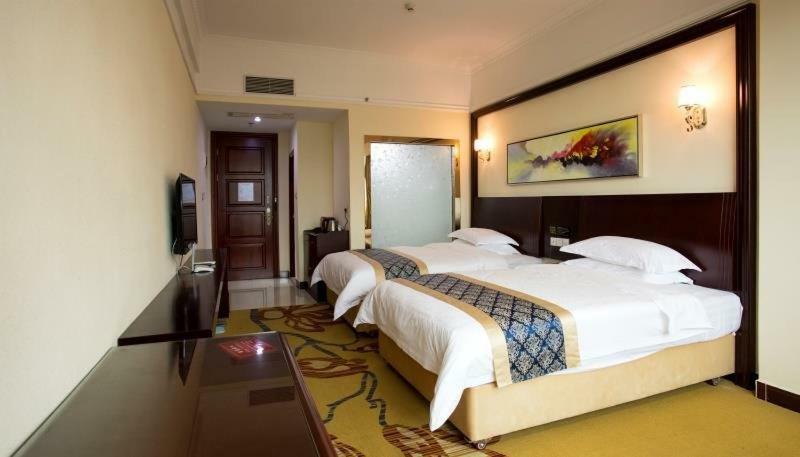 Longhui Business Hotel Huizhou  Exterior photo